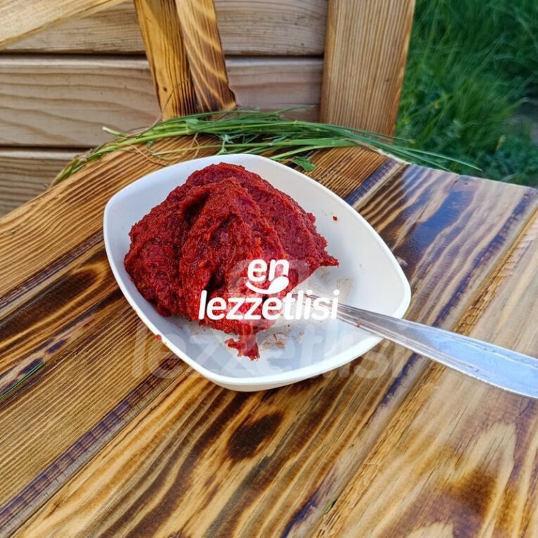 Ev Yapımı Natural Biber Salçası