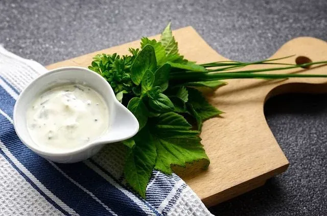 Filizlendirilmiş Baklagilli ve Otlu Ferah Salata