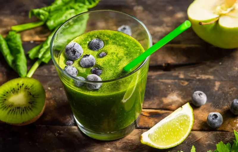 Yaza Özel 5 Enerji Depolayan Smoothie Tarifi
