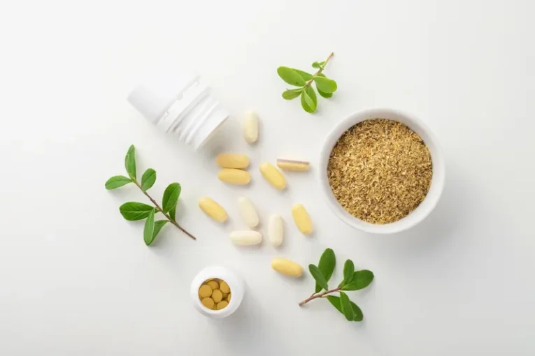Vitamin Takviyesinde Yaptığınız ve Karaciğerinizi Sessizce Yıpratan 3 Büyük Hata