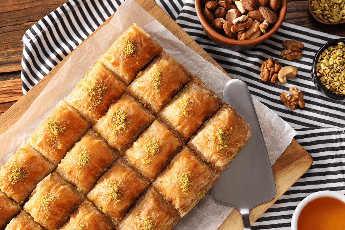Düşük kalorili baklava için taze kuruyemişler