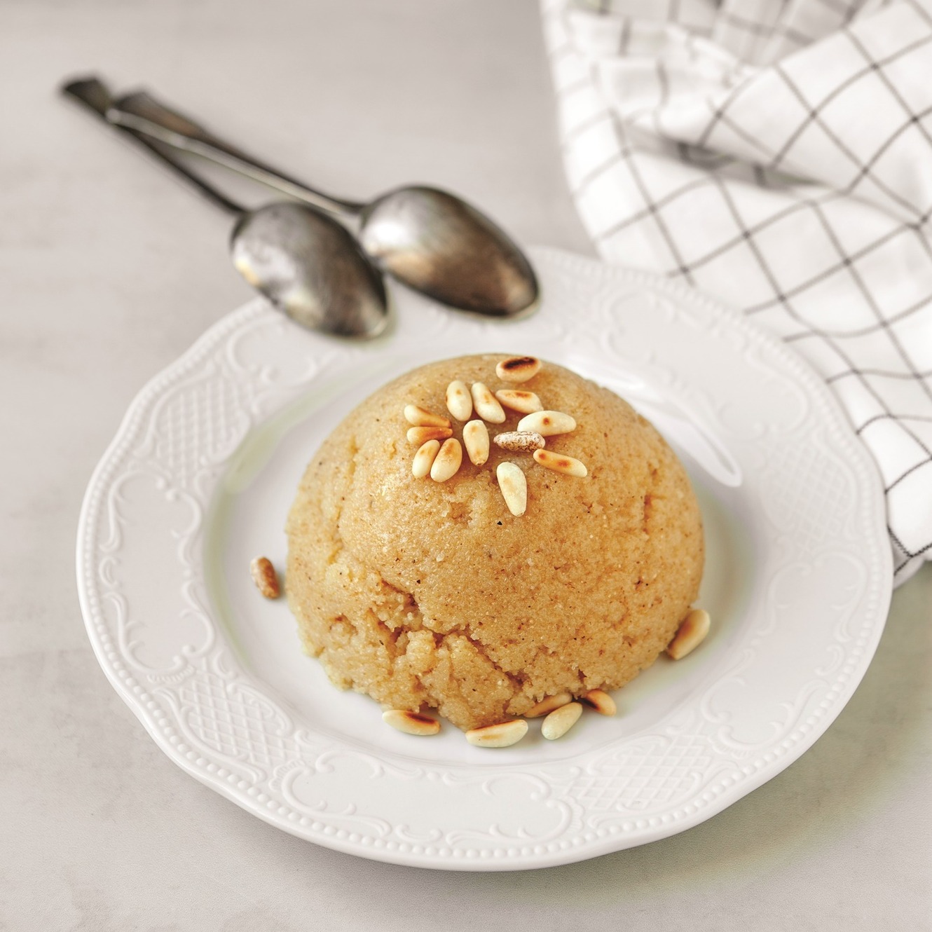 Şekersiz glutensiz irmik helvası tarifi sunumu