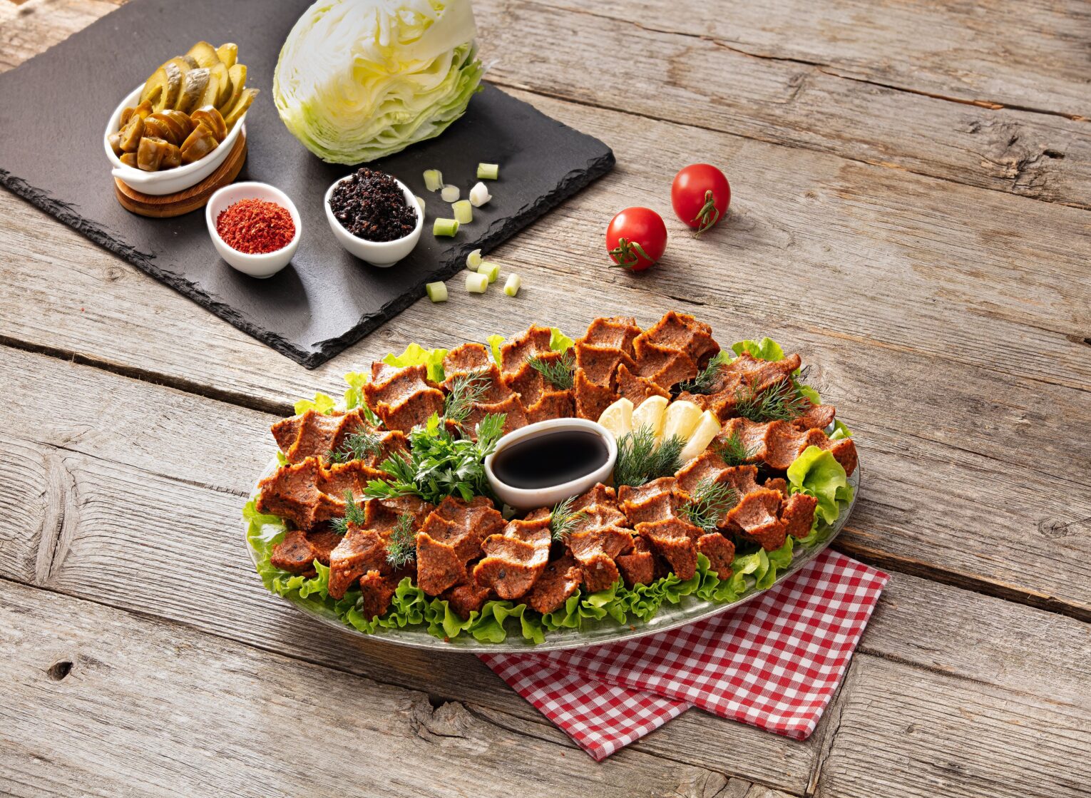 Usta Ellerden Mükemmel Şekil Almış Yoğrulmuş Çiğköfte