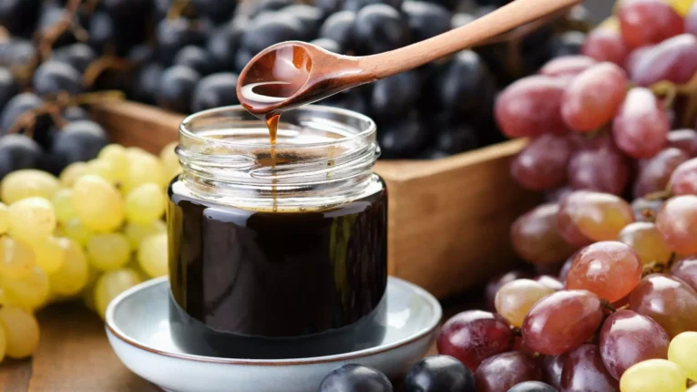 Pekmez Zayıflatır mı Yoksa Kilo mu Aldırır? (Diyetisyen Yorumlarıyla Kalori Analizi)