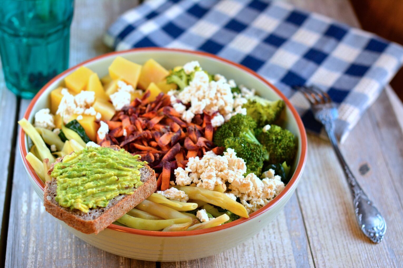 Protein ve Sağlıklı Yağ Zengini Atıştırmalıklar