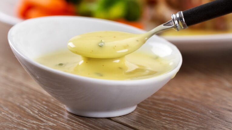 Gastronomik Verimlilik İçin Mutfaklarda Kalan Malzemeleri Gurme Soslara Dönüştürme Sanatı