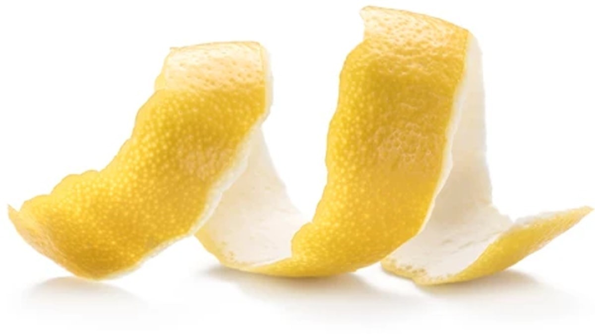 Limon kabuğu temizlik sırları ile mutfakta ferahlık