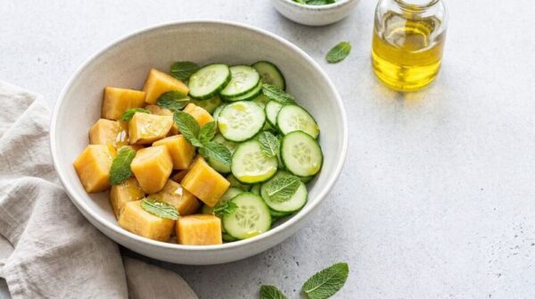 Yacon ve Çıtır Sebzeli Detoks Salatası